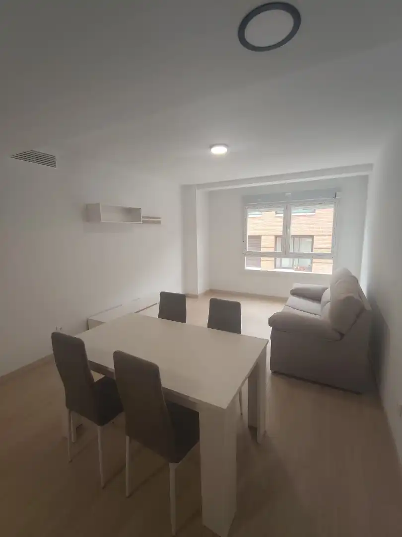 Wohnzimmer von Wohnung zur Miete in Camarena mit Klimaanlage, Möbliert und Ofen
