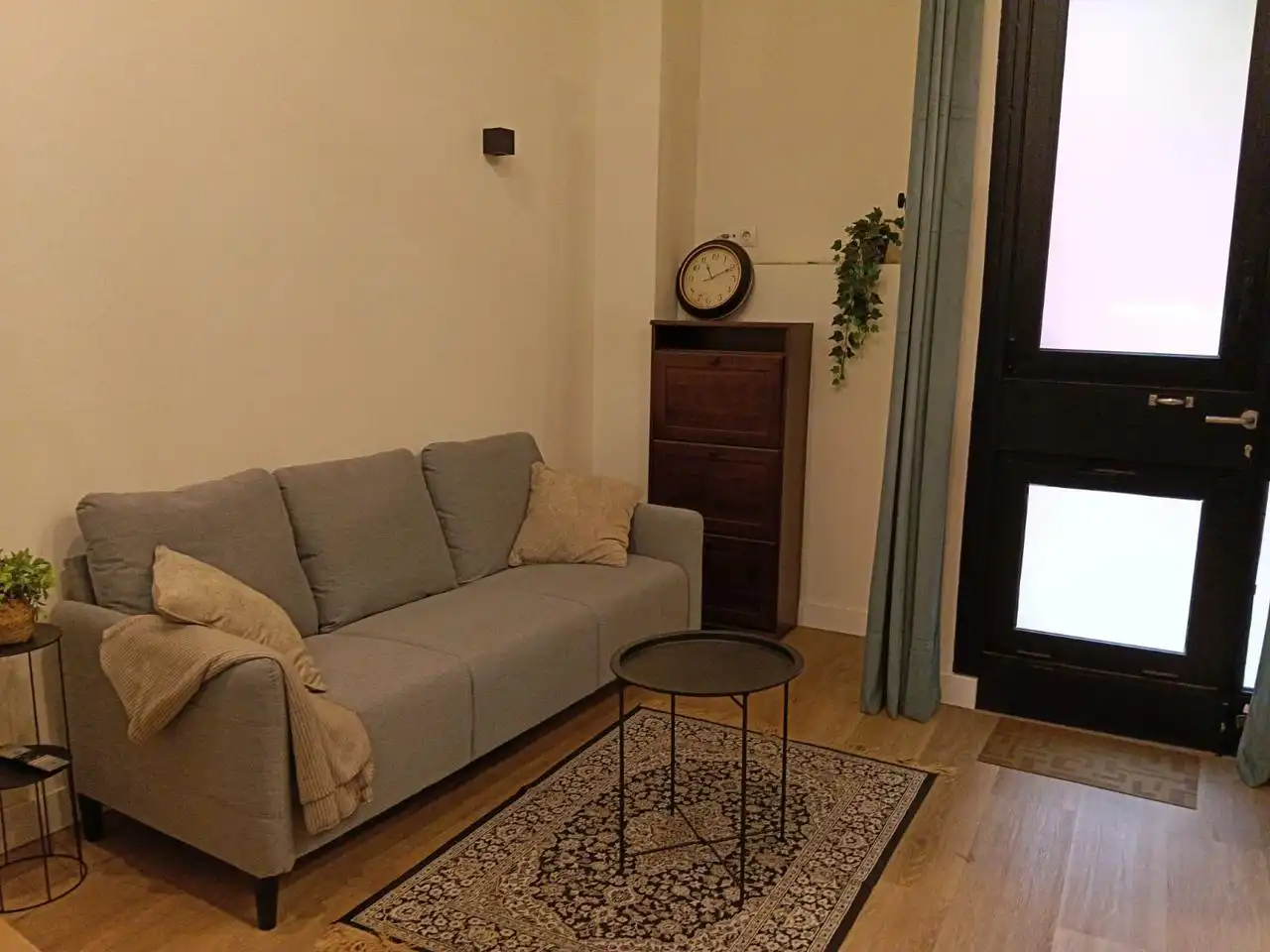 Sala d'estar de Estudi en venda en Madrid amb Aire condicionat, Calefacció i Moblat