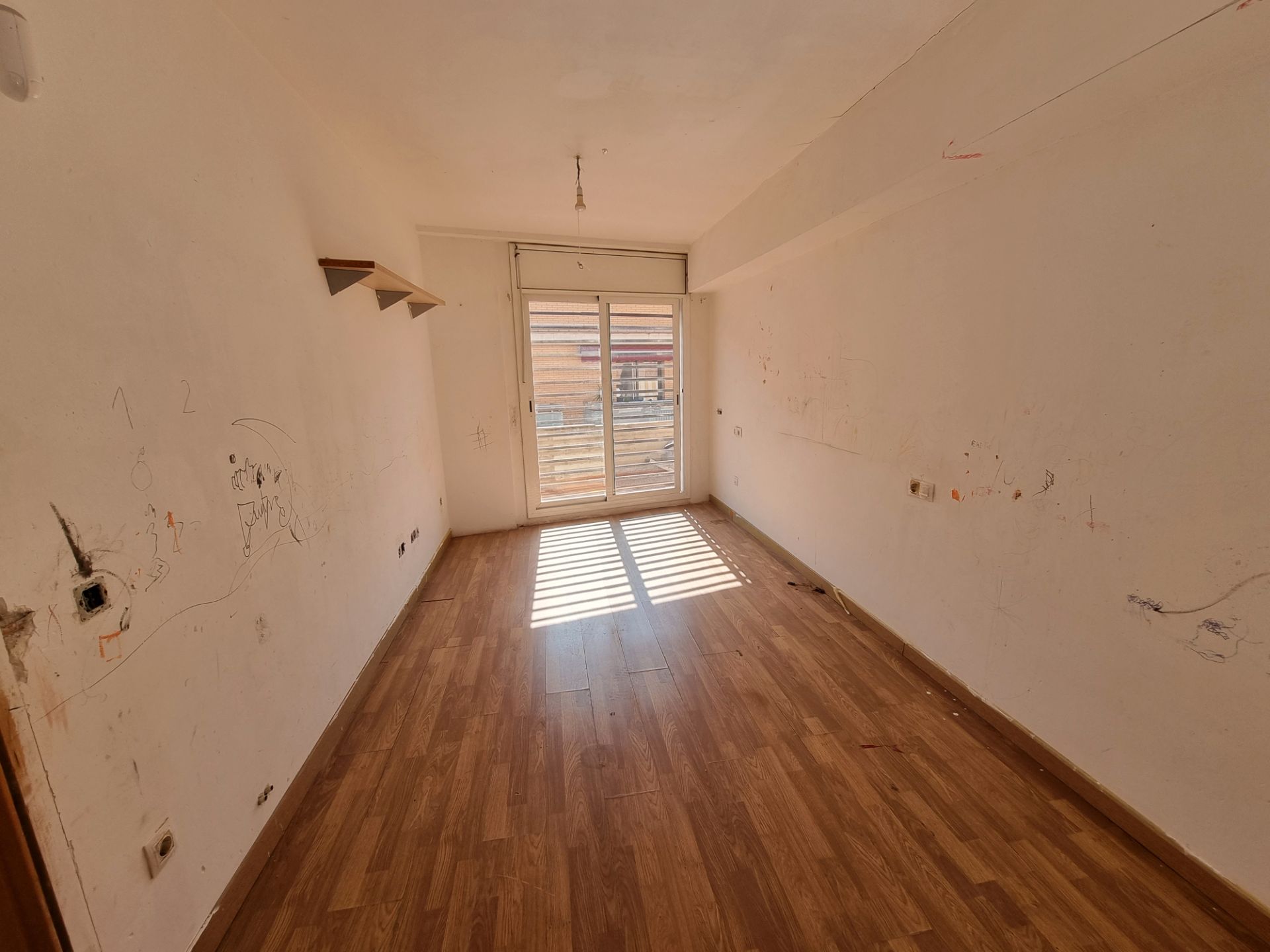 Bedroom of Building for sale in Badalona