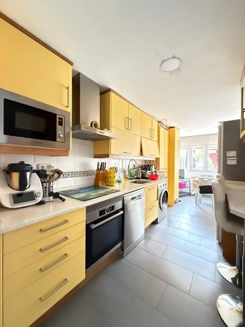 Cocina de Casa adosada en venta en Móstoles con Calefacción y Jardín privado