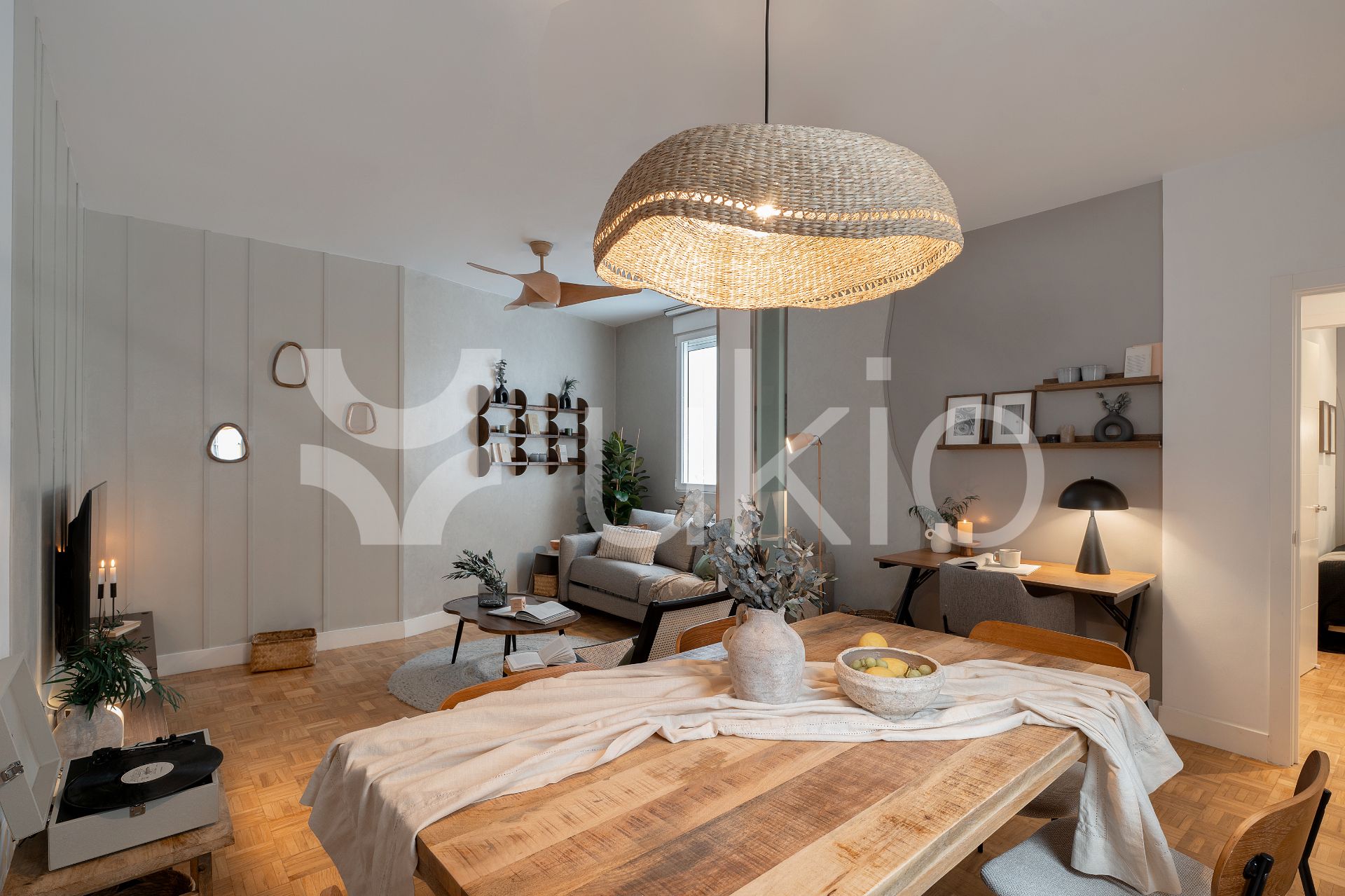 Sala d'estar de Apartament de lloguer en  Madrid Capital amb Aire condicionat, Calefacció i Moblat