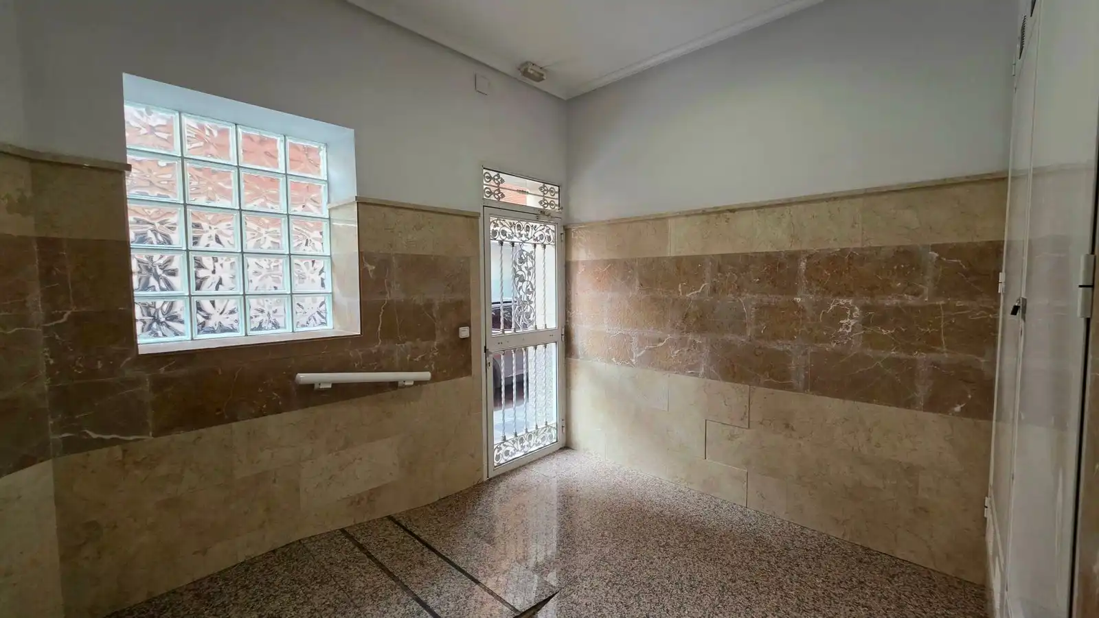 Flat for sale in Elche / Elx  with Air Conditioner, Heating and Storage room