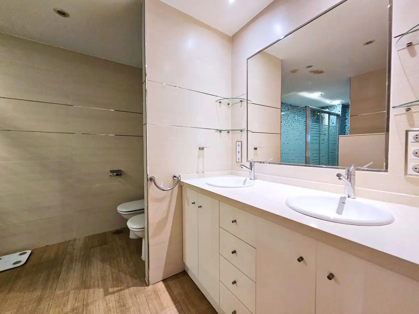 Baño de Piso en venta en Cartagena con Aire acondicionado, Calefacción y Trastero