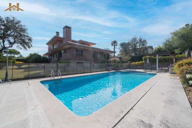 Casa-chalet en Venta en Calle Segura en El Bosque