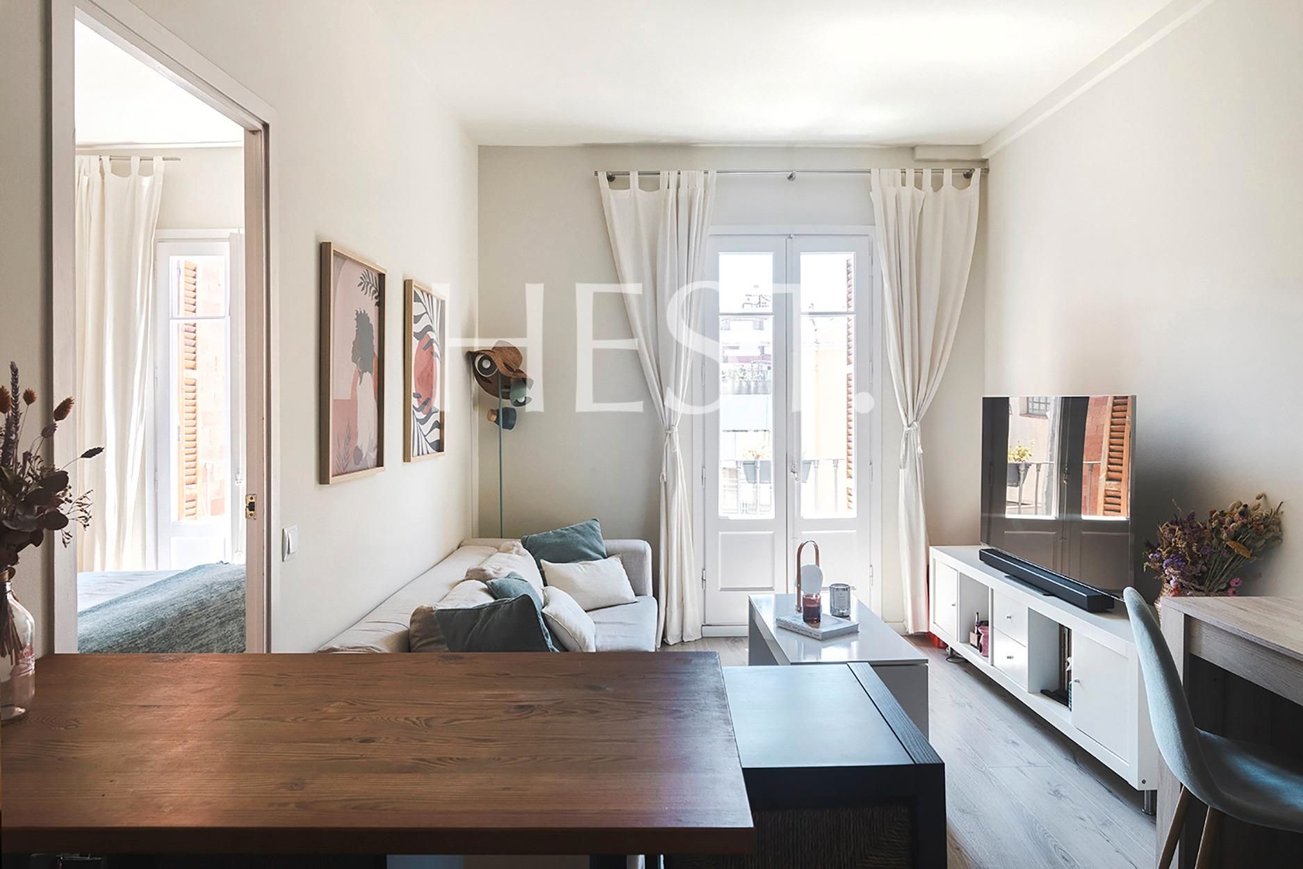 Living room of Flat for sale in  Barcelona Capital  with Air Conditioner, Heating and Parquet flooring