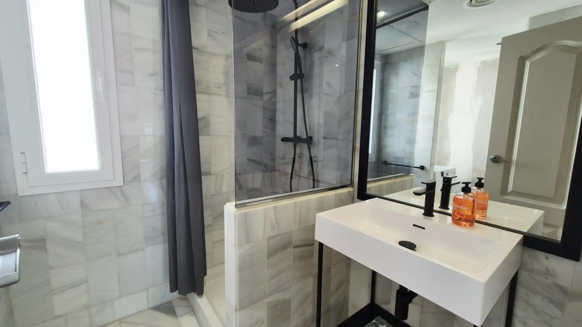 Bany de Apartament en venda en Nueva Andalucía