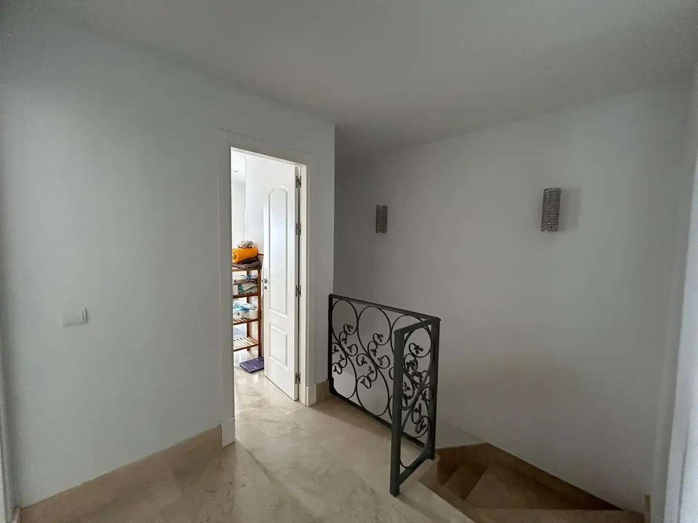 Einfamilien-Reihenhaus zum Verkauf in Casares mit Schwimmbad
