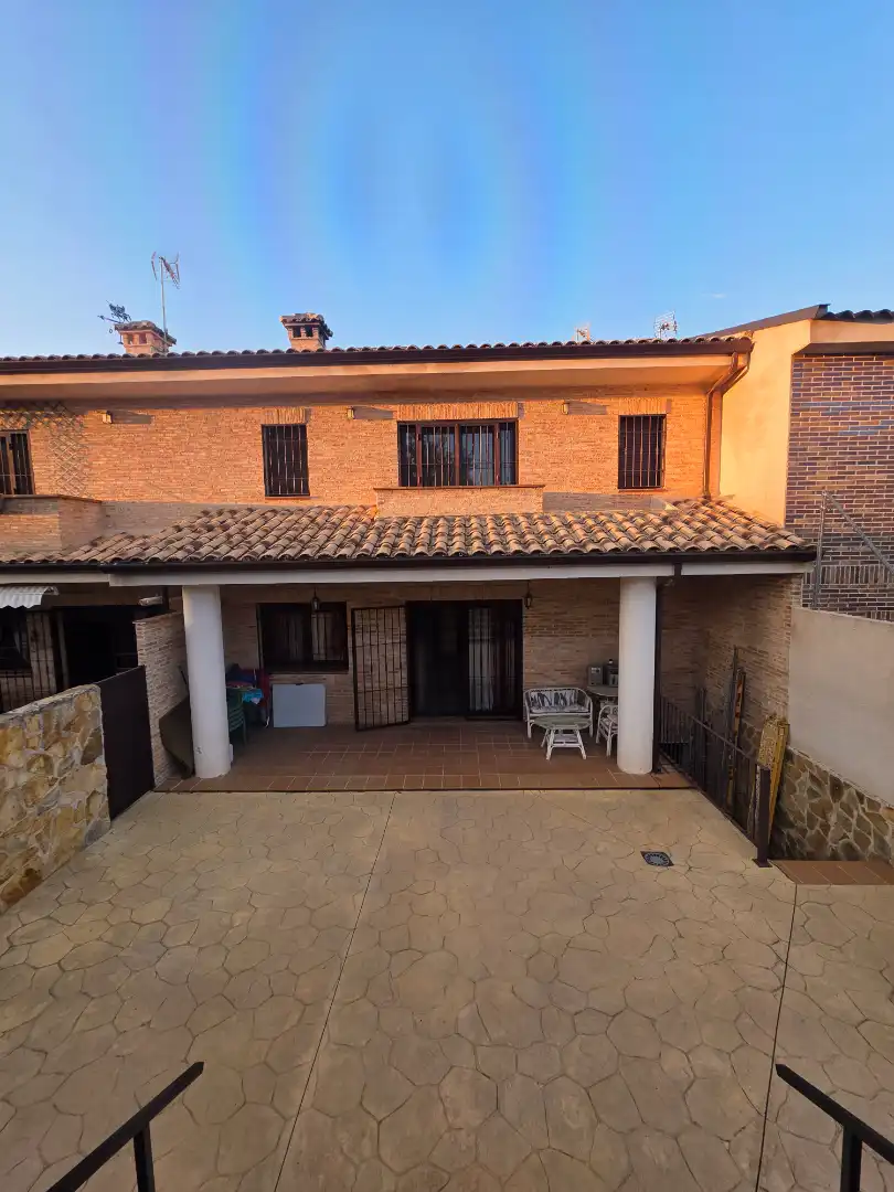Chalet con terraza en venta en Moraleja de Enmedio