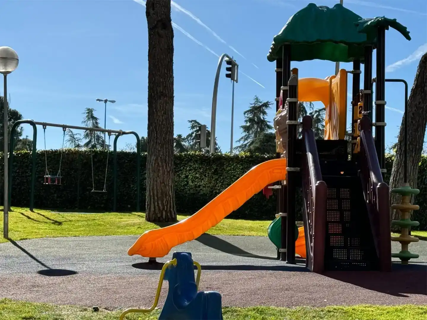 Parking de Piso de alquiler en Madrid con Aire acondicionado, Jardín privado y Parquet