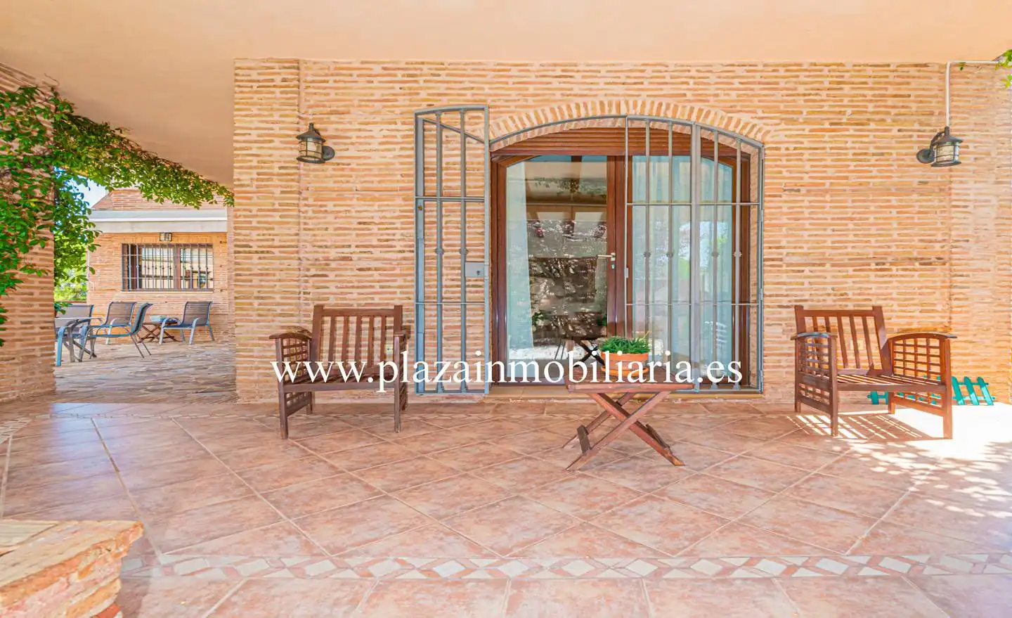 Garden of Houses for sale in Lucena