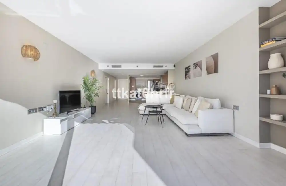 Vista exterior de Apartament de lloguer en Marbella amb Aire condicionat, Terrassa i Moblat