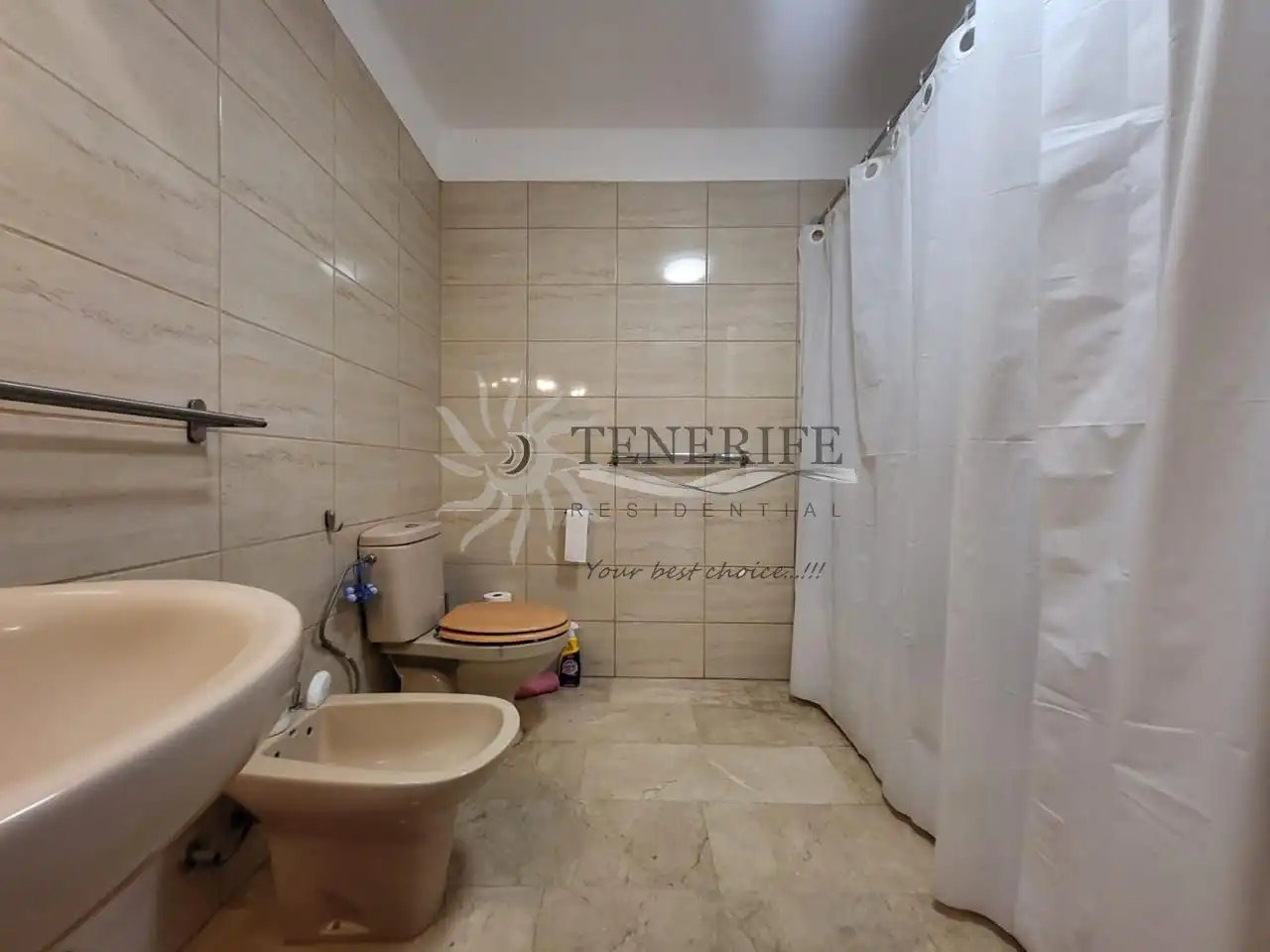 Badezimmer von Erdgeschoss zum Verkauf in Adeje mit Terrasse und Möbliert