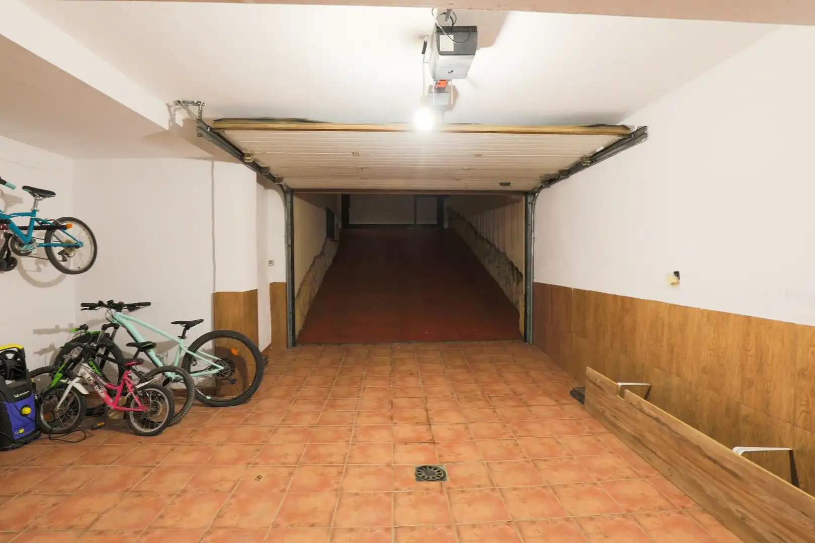Parkplatz von Haus oder Chalet zum Verkauf in Padul mit Klimaanlage, Heizung und Privatgarten