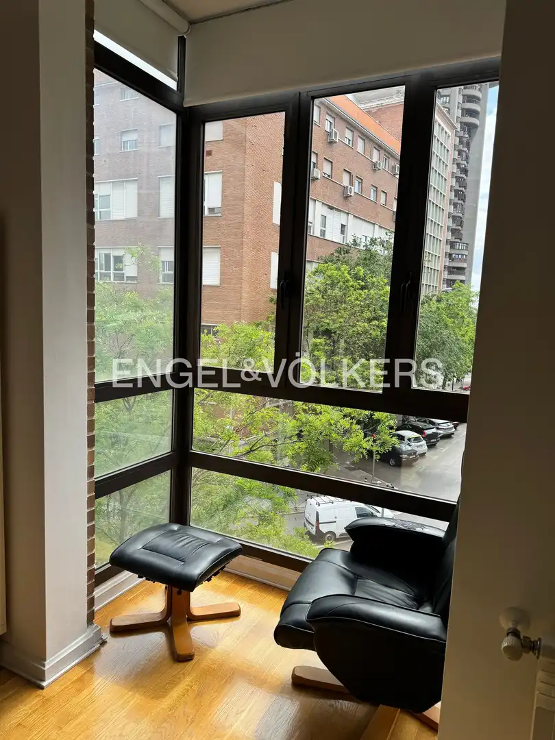 Balcony of Flat for sale in  Madrid Capital  with Air Conditioner, Heating and Storage room