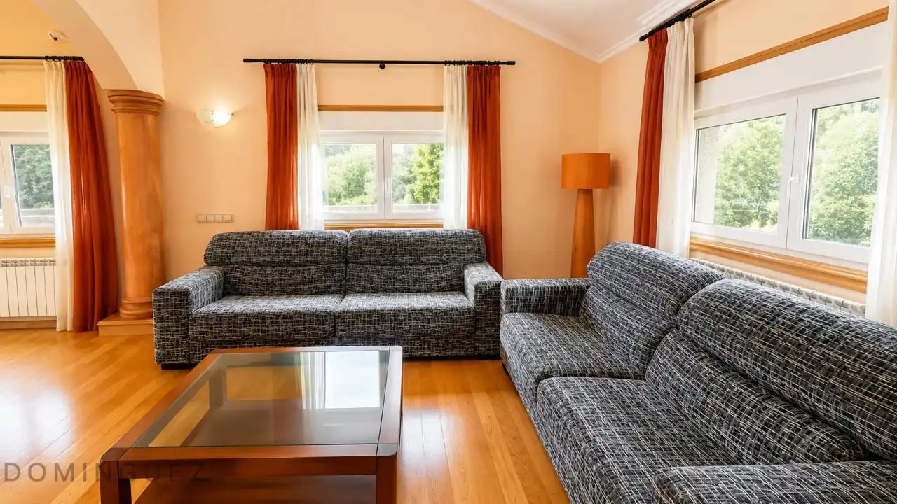 Sala de estar de Casa o chalet en venta en Vigo  con Calefacción, Jardín privado y Parquet