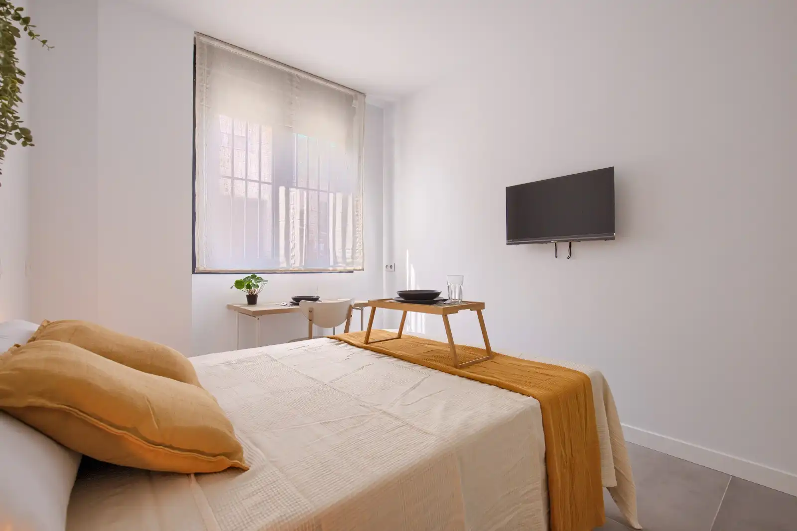 Room in Calle de las Islas Bermudas, Tres Olivos - Valverde