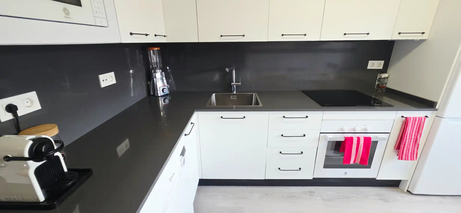 Kitchen of Flat for rent in Gijón   with Heating, Parquet flooring and Furnished