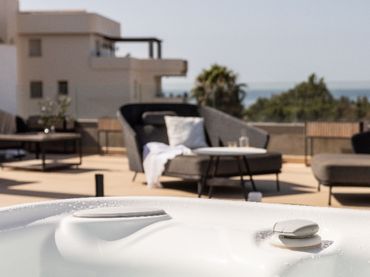 Penthouse with pool for sale in Nueva Andalucía