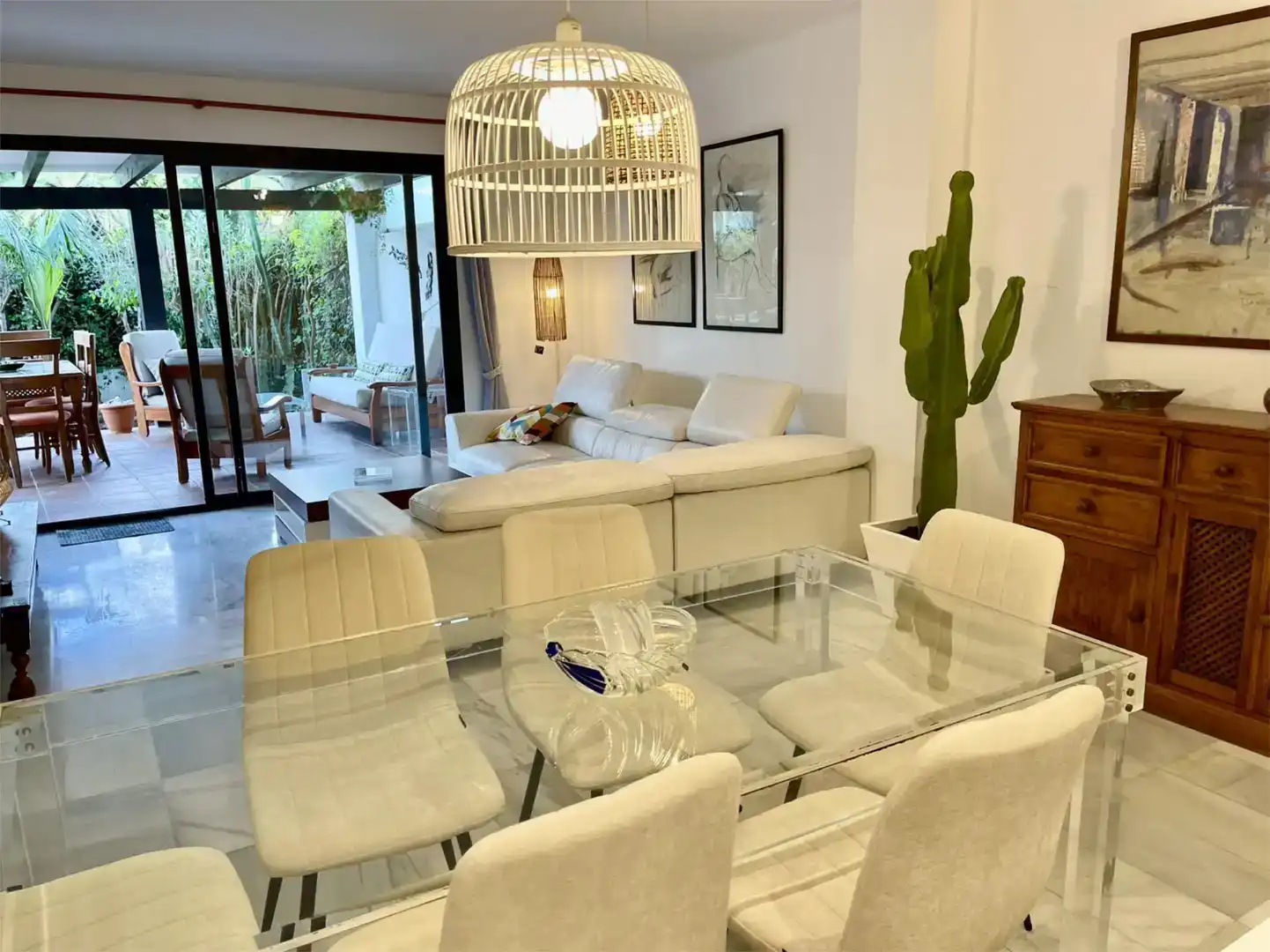 Esszimmer von Erdgeschoss zur Miete in Marbella mit Klimaanlage und Schwimmbad