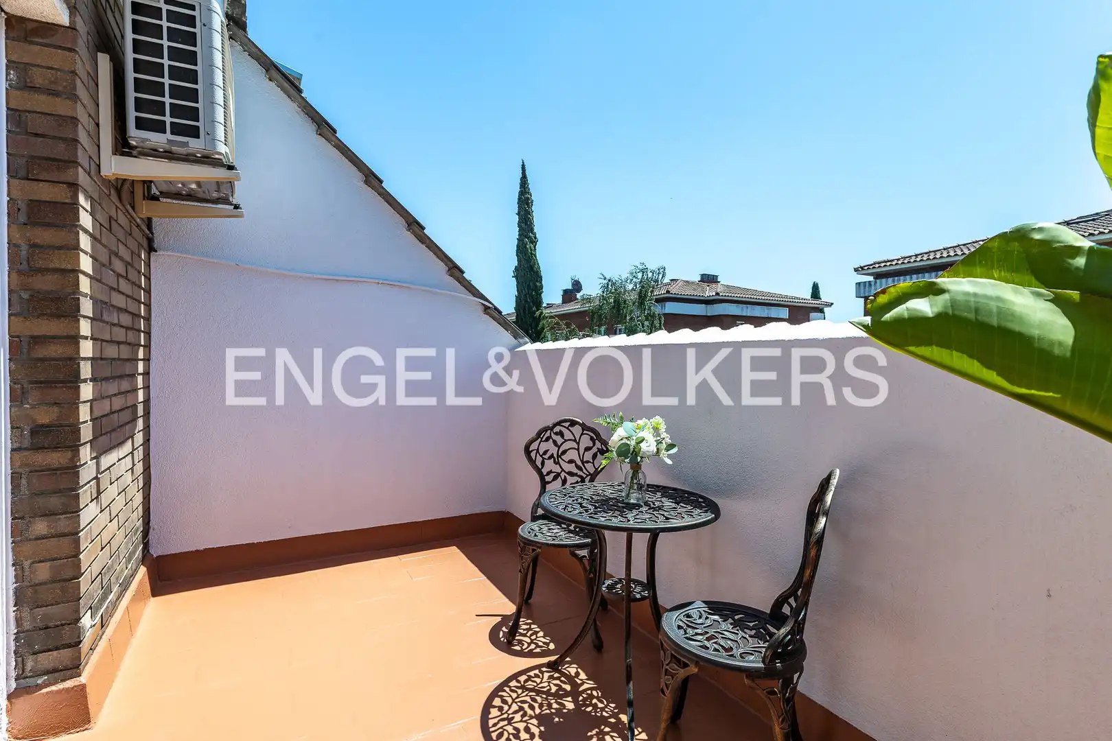 Terrassa de Casa o xalet en venda en Sant Cugat del Vallès amb Aire condicionat, Calefacció i Jardí privat