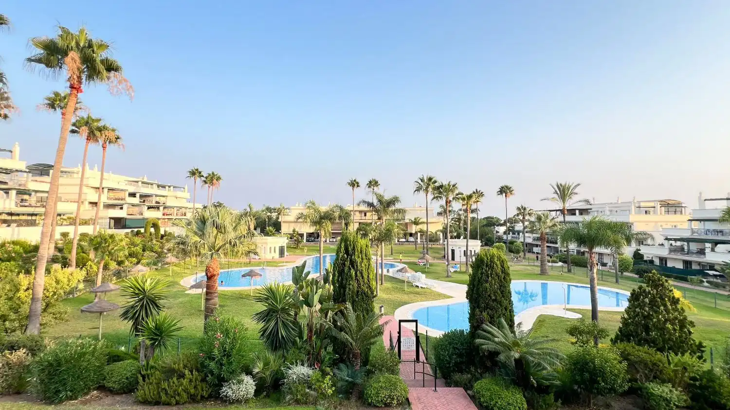 Jardí de Apartament de lloguer en Marbella amb Aire condicionat, Terrassa i Moblat
