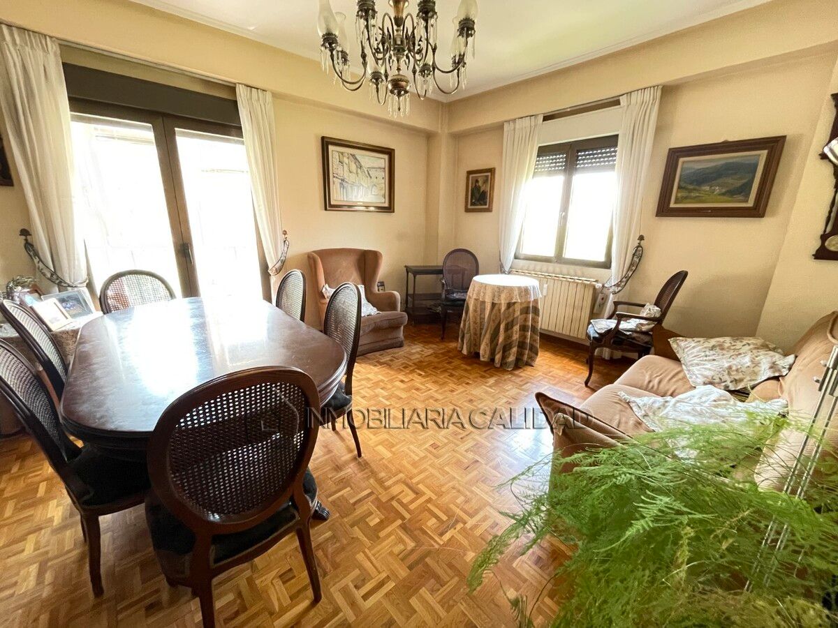 Comedor de Piso en venta en Burgos Capital con Calefacción y Terraza