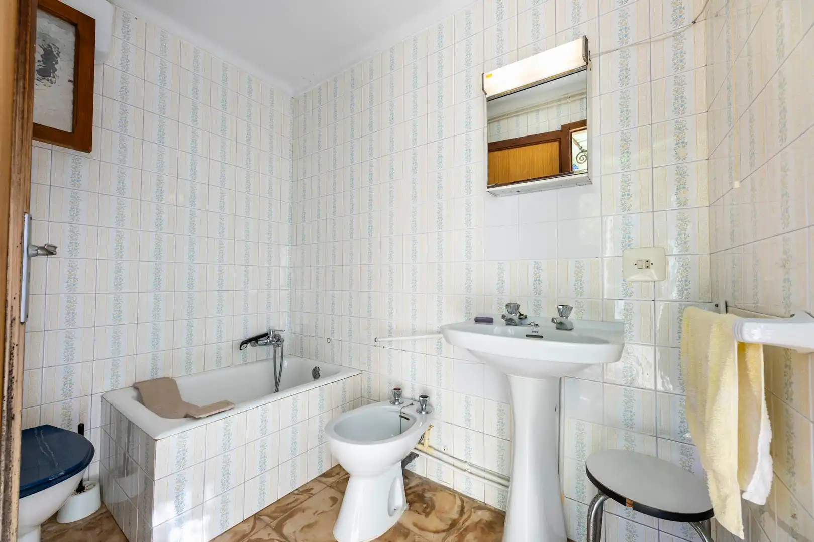 Baño de Casa adosada en venta en Santa María del Camí con Jardín privado, Trastero y Amueblado