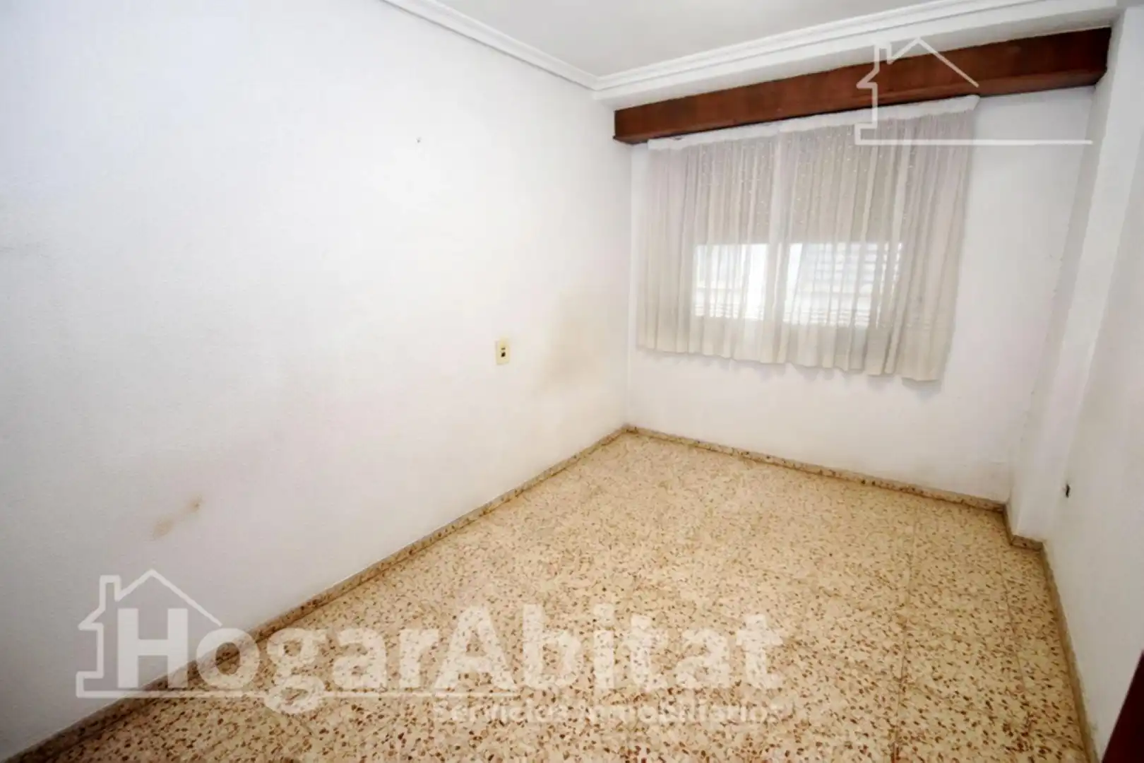 Habitación de Piso en venta en Castellón de la Plana / Castelló de la Plana con Trastero y Balcón