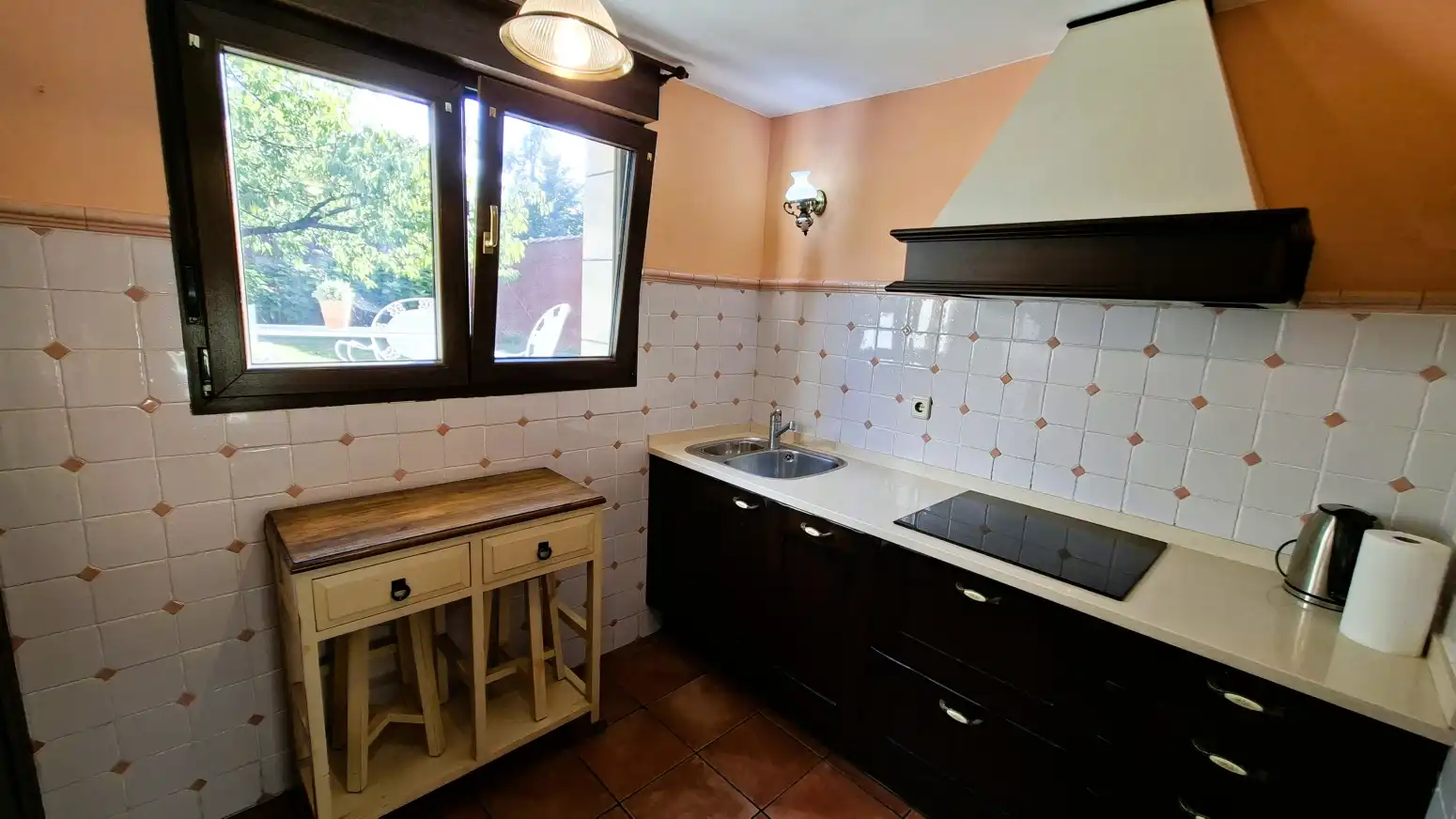 Cocina de Casa o chalet de alquiler en Gijón  con Calefacción, Jardín privado y Parquet