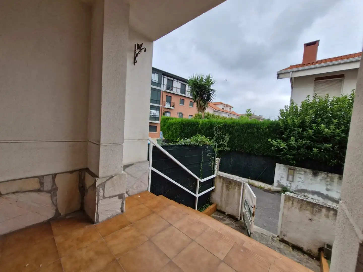 Terrasse von Einfamilien-Reihenhaus zur Miete in Polanco mit Heizung, Privatgarten und Terrasse
