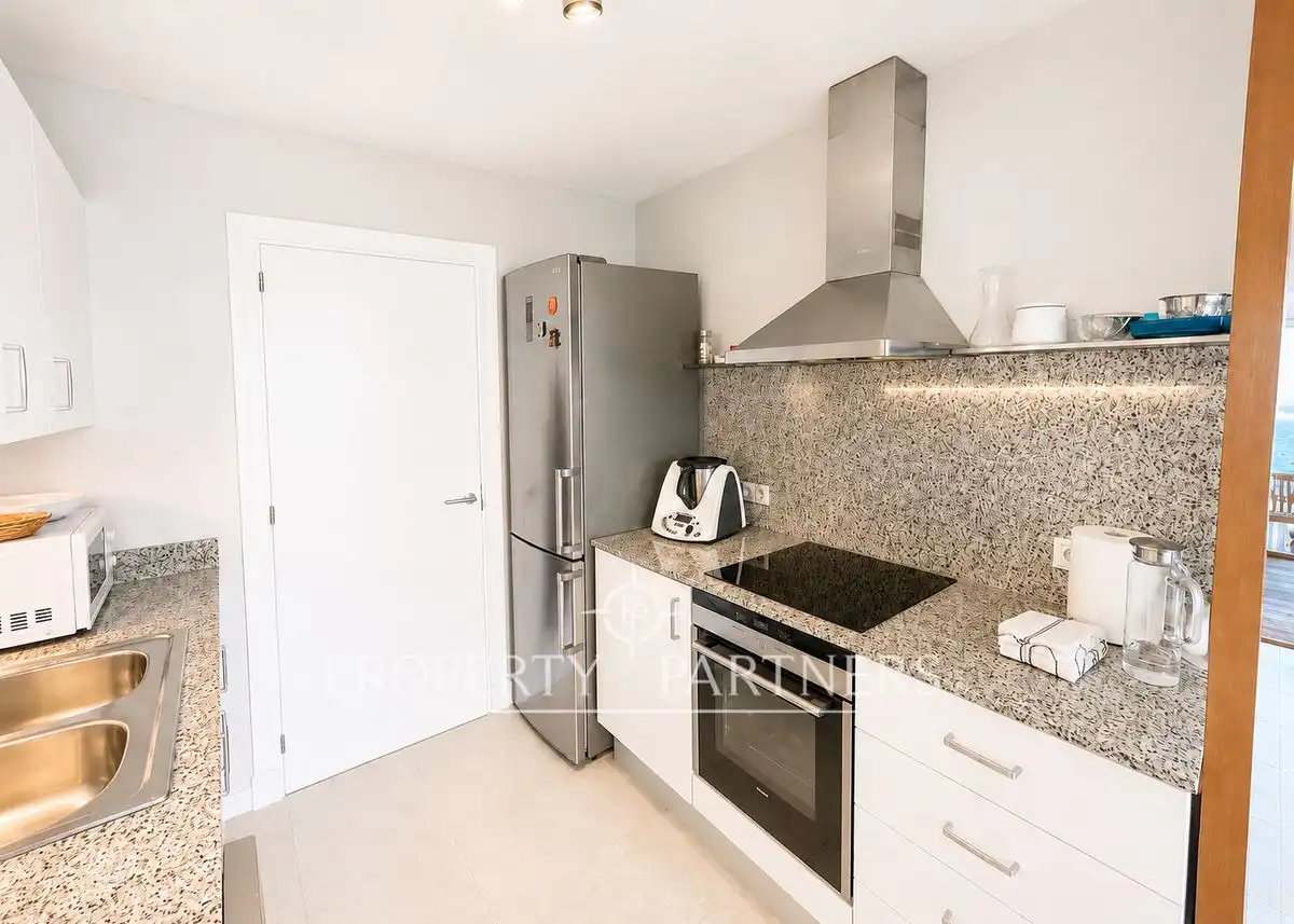 Cuina de Apartament en venda en Ciutadella de Menorca amb Aire condicionat, Calefacció i Jardí privat