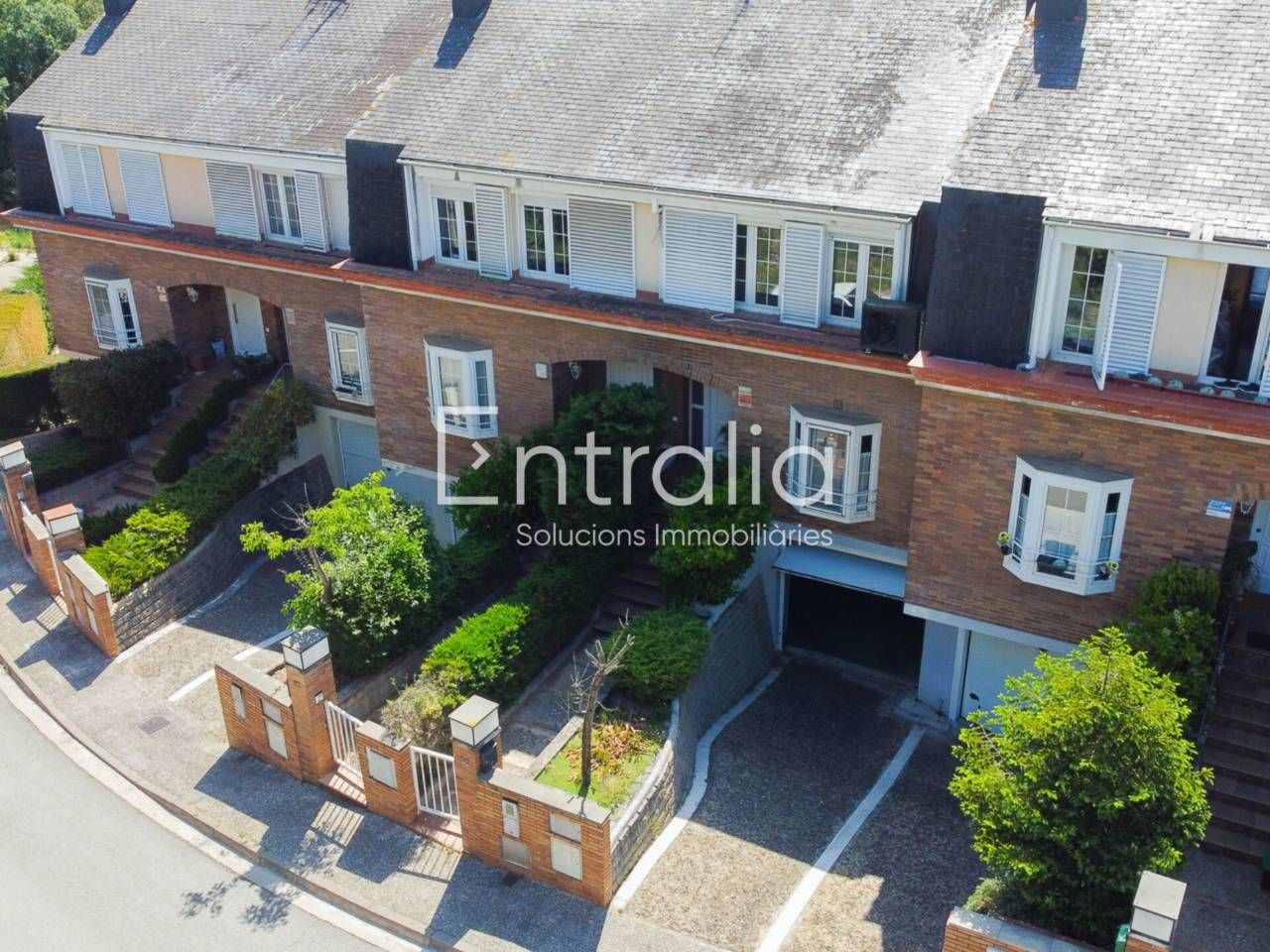 Vista exterior de Casa o xalet en venda en Girona Capital amb Aire condicionat, Calefacció i Jardí privat