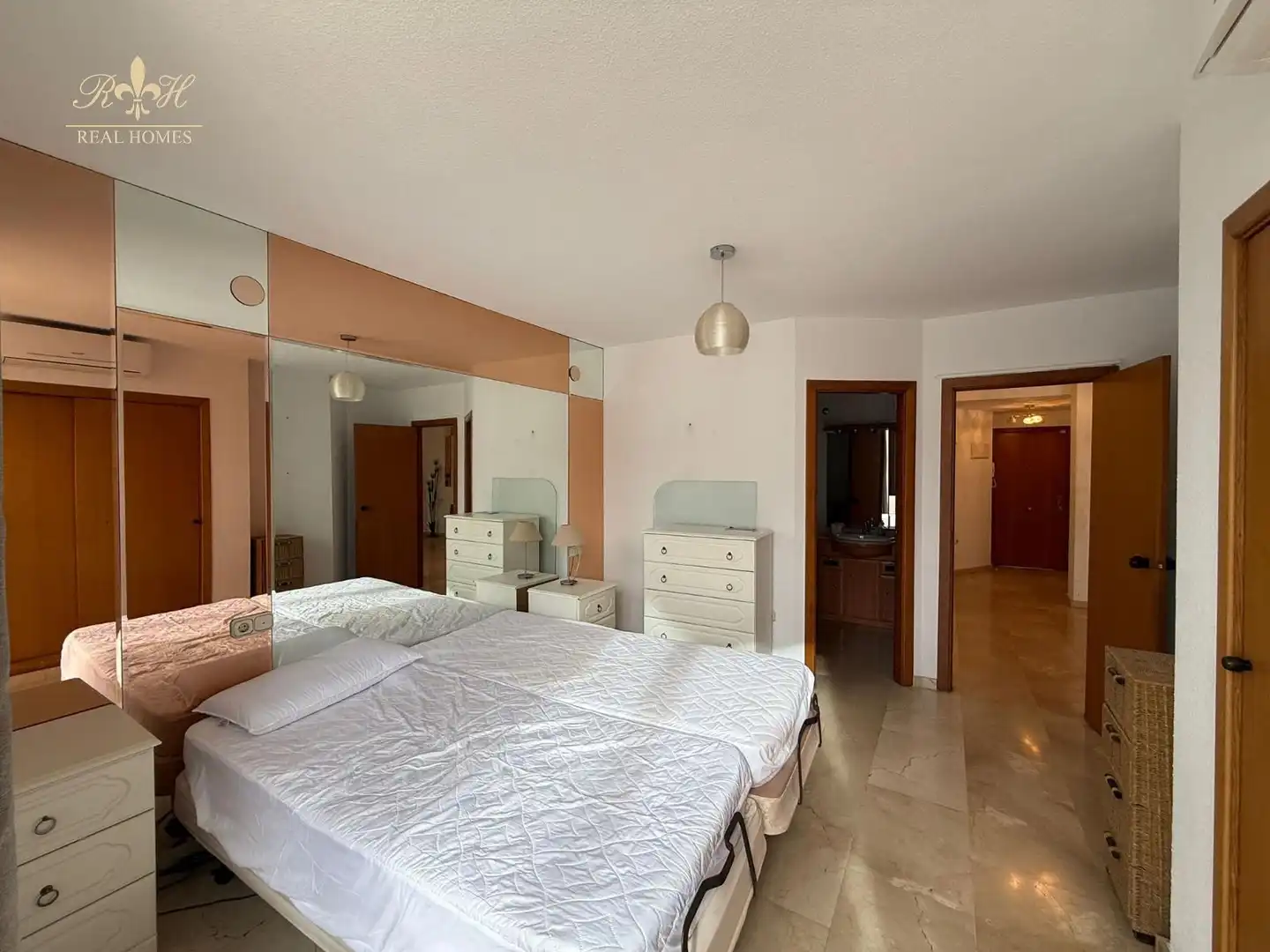 Schlafzimmer von Wohnung zur Miete in L'Alfàs del Pi mit Klimaanlage, Terrasse und Schwimmbad