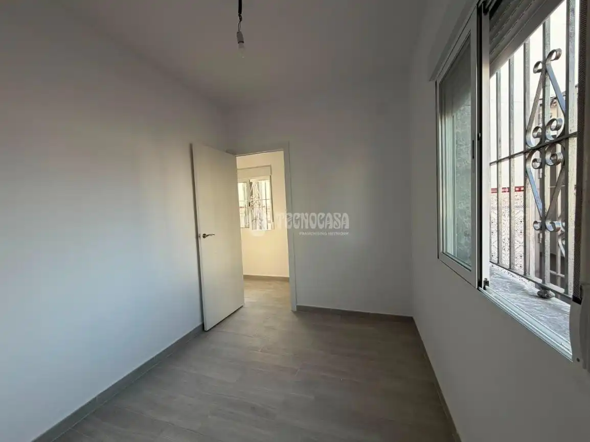 Schlafzimmer von Wohnung zum Verkauf in Isla Cristina mit Balkon