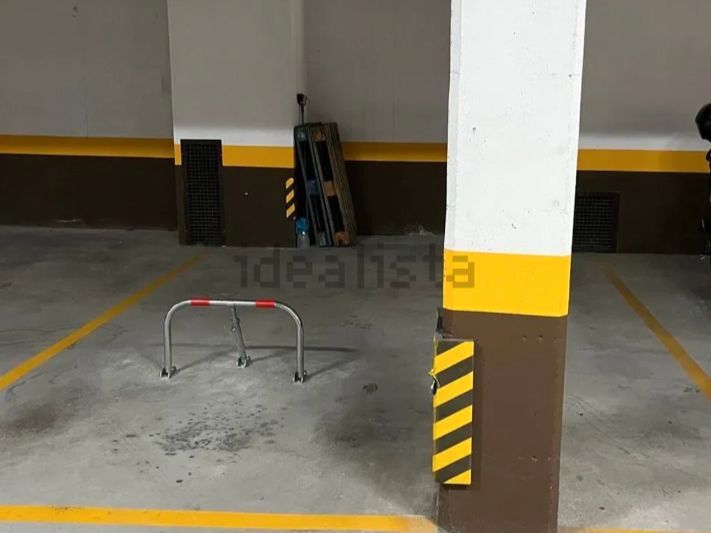 Aparcament de Garatge en venda en Aranguren amb Alarma