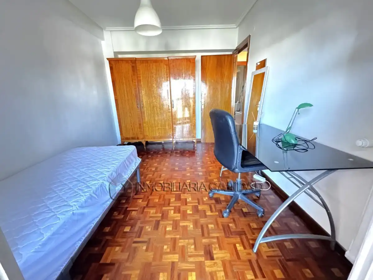 Bedroom of Flat for rent in Burgos  with Heating, Terrace and Furnished