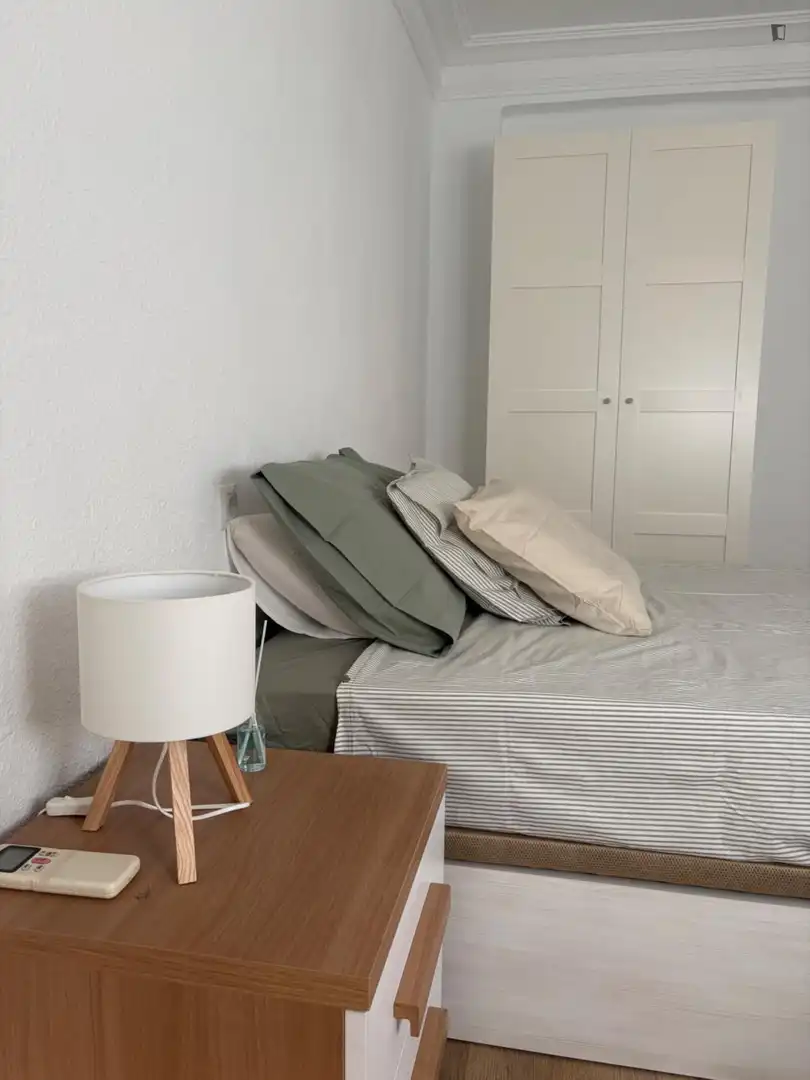 Schlafzimmer von Wohnungen zur Miete in Zaragoza mit Klimaanlage, Möbliert und Ofen