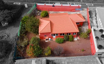 Vista exterior de Casa o xalet en venda en El Rosario amb Jardí privat