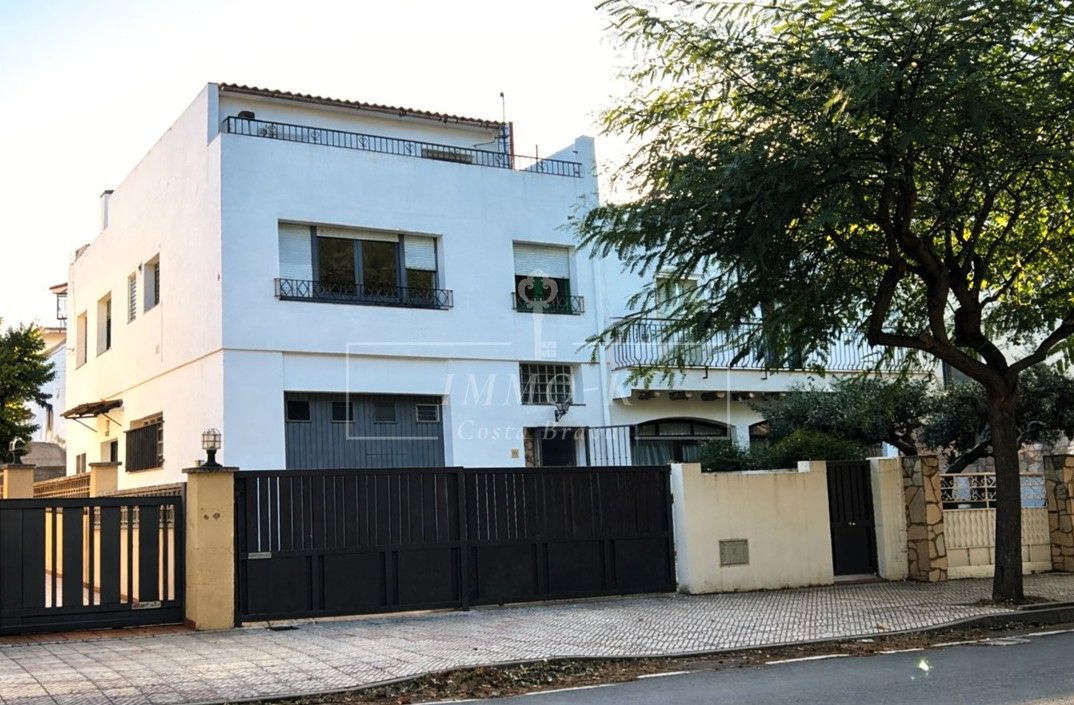 Exterior view of Single-family semi-detached for sale in Llançà  with Terrace
