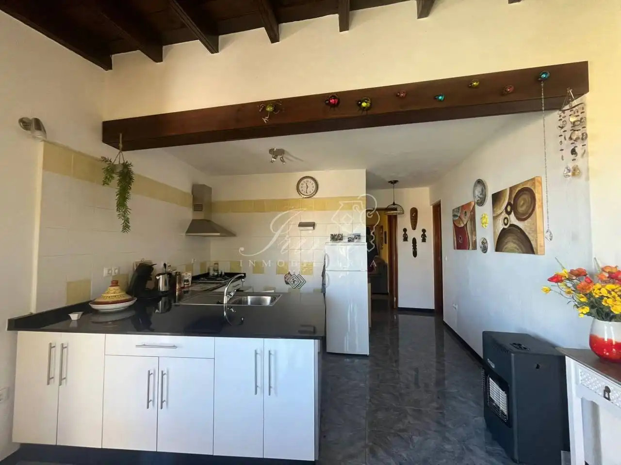 Cocina de Casa adosada en venta en El Paso con Jardín privado