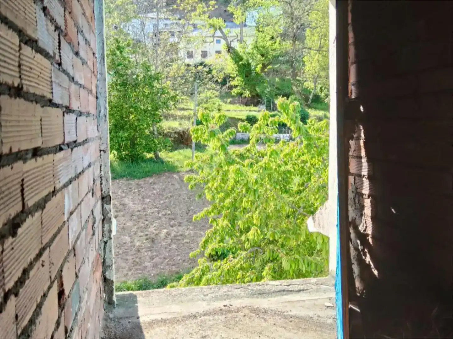 Casa adosada en venta en Barjas con Jardín privado, Trastero y Amueblado