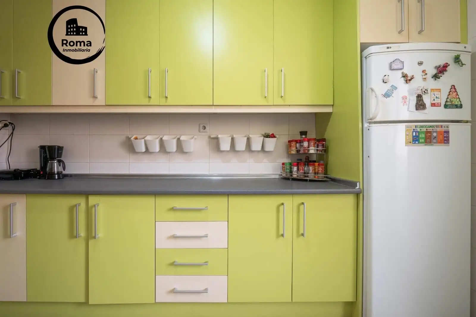 Kitchen of Flat for sale in Granada  with Air Conditioner, Heating and Terrace