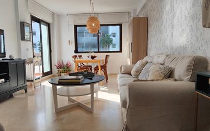 Living room of Flat for sale in Estepona  with Air Conditioner, Heating and Terrace
