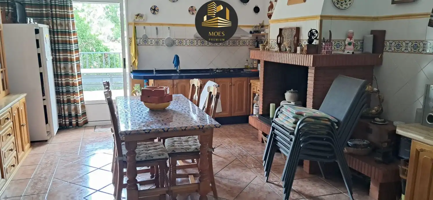 Cuina de Casa o xalet en venda en Martos amb Calefacció, Terrassa i Piscina