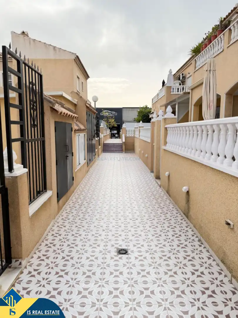 Bungalow amb piscina en venda a Nueva Torrevieja - Aguas Nuevas, imagen 4