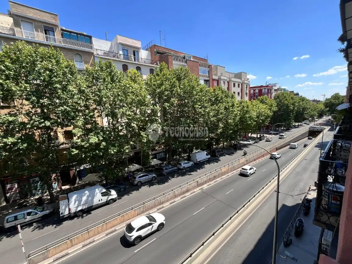 Vista exterior de Pis en venda en Madrid amb Aire condicionat i Calefacció