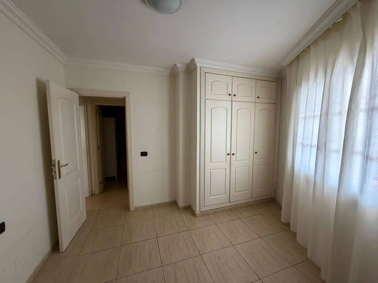 Bedroom of Flat for sale in San Cristóbal de la Laguna  with Washing machine