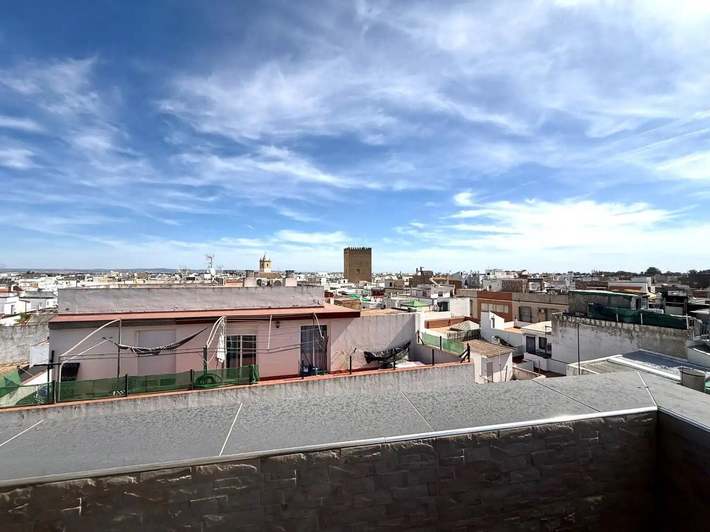 Vista exterior de Casa o xalet en venda en La Algaba amb Terrassa
