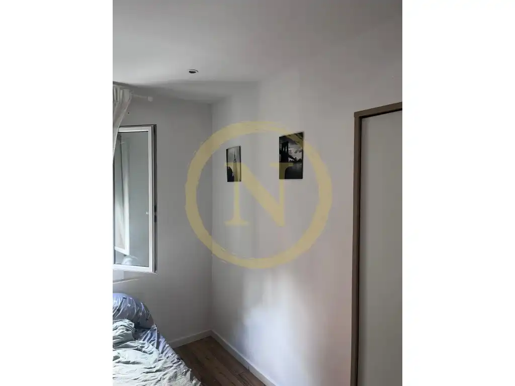 Piso en venta en Carrer de Pujós, Collblanc