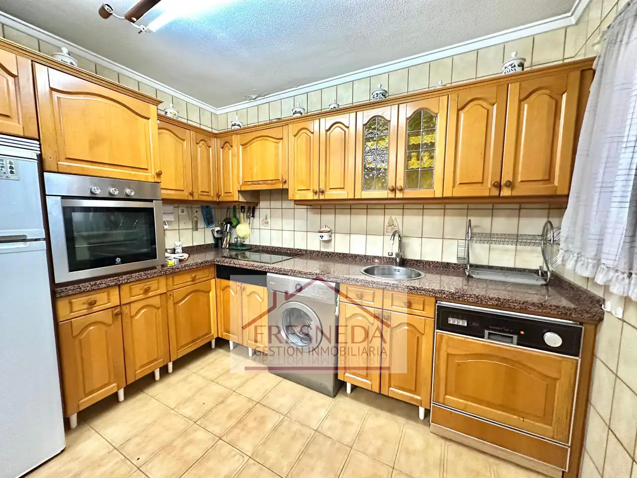 Cocina de Piso en venta en Oviedo  con Calefacción, Terraza y Trastero